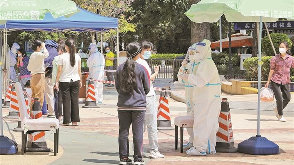 這個星期一 城市正在熠熠閃光